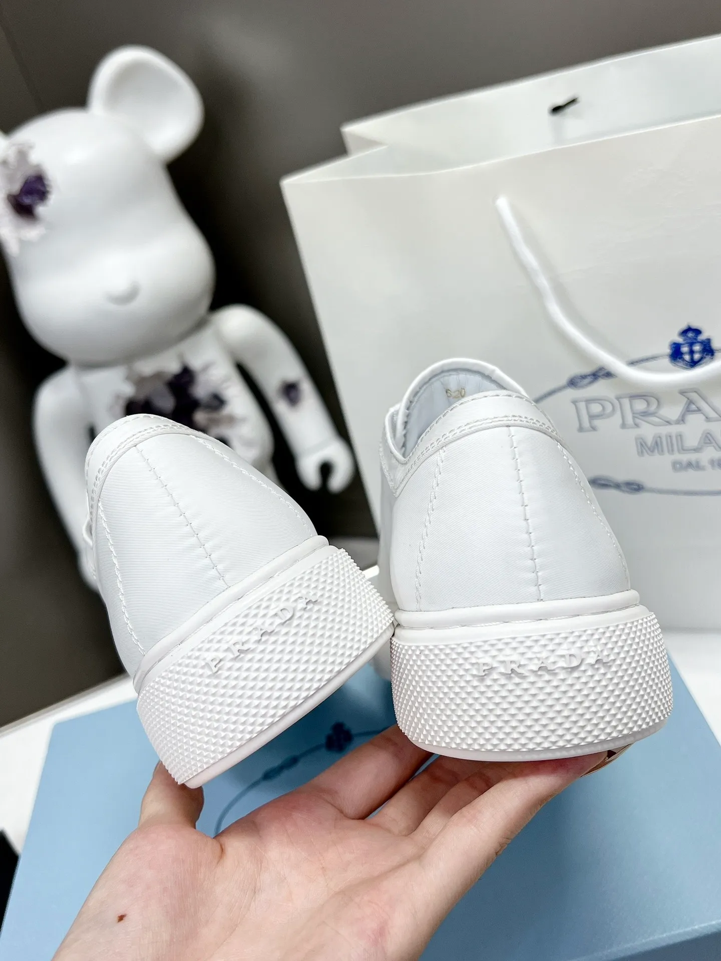 👟👟Ex-factory price 420👟👟 Purchasing level ⚡2023S launches Prada’s latest catwalk shoes, dad shoe series ͏ 💥PRADA's early spring catwalk model👠The fresh breeze has a bit of an expensive feel, and the upper is very perfect💃Elegant and elegant, crystal clear, no matter the quality of the accessories, they are all customized one-to-one, zero distance from the original version 1⃣Upper: imported waterproof twill + epoxy injection molding process 2⃣Inner: waterproof twill 3⃣Outsole: Original one-to-one molded rubber foam outsole 4⃣🔺Original packaging Heel height 4cm 5⃣Number of codes: 35-40, 41 non-returnable